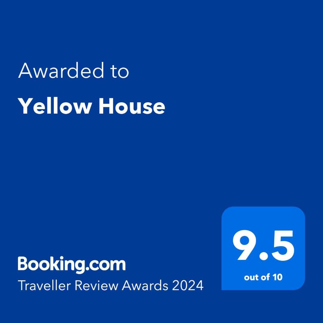 Yellow House Уестпорт Екстериор снимка